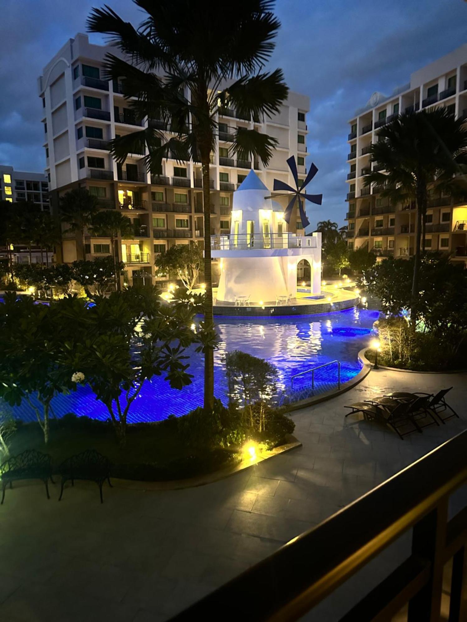 Exclusive Arcadia - Amazing Pools & Gardens, Gym, Sauna, Waterfalls, Jacuzzi, Fast Internet Apartamento Pattaya