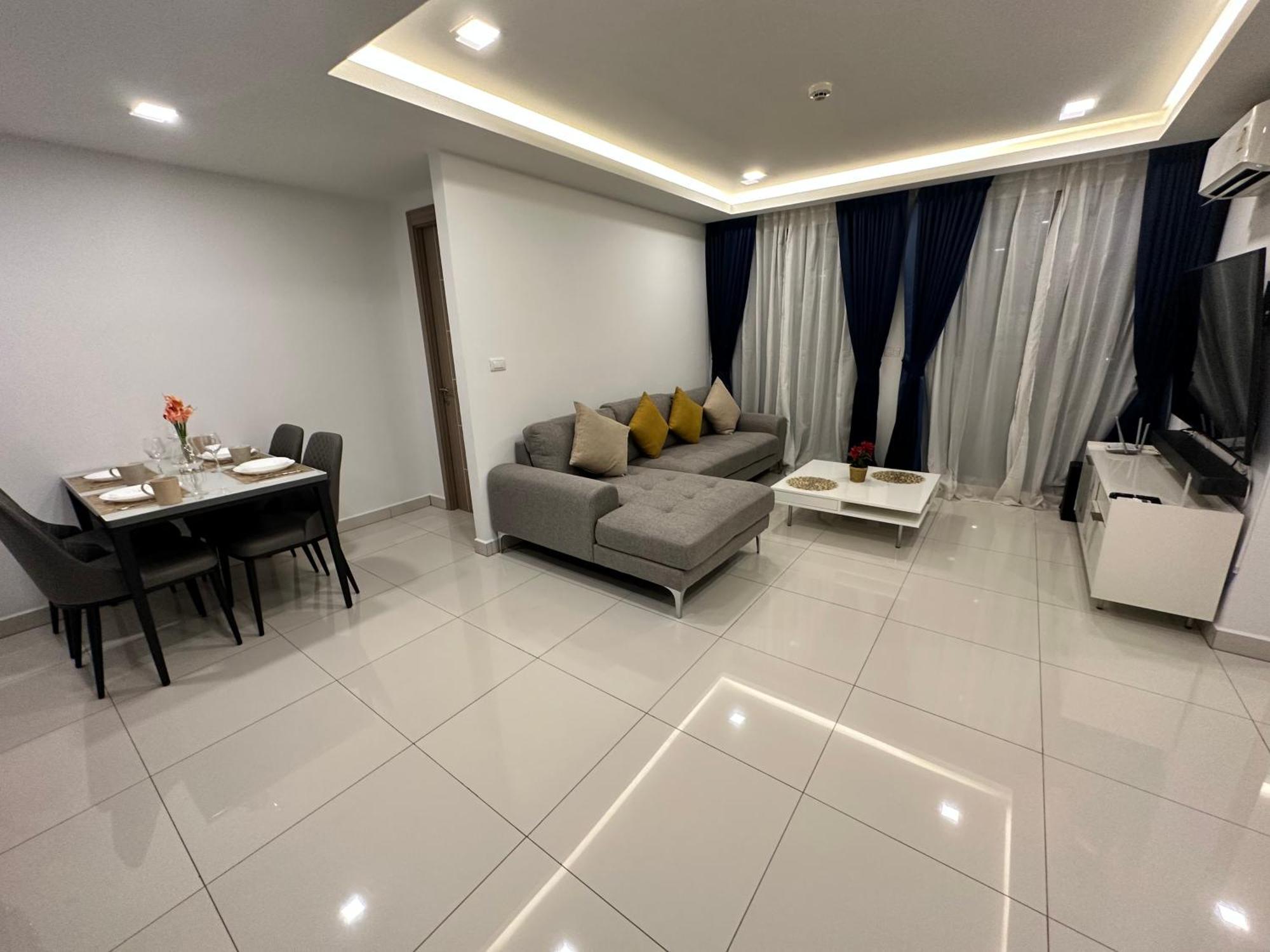 Apartamento Exclusive Arcadia - Amazing Pools & Gardens, Gym, Sauna, Waterfalls, Jacuzzi, Fast Internet Pattaya
