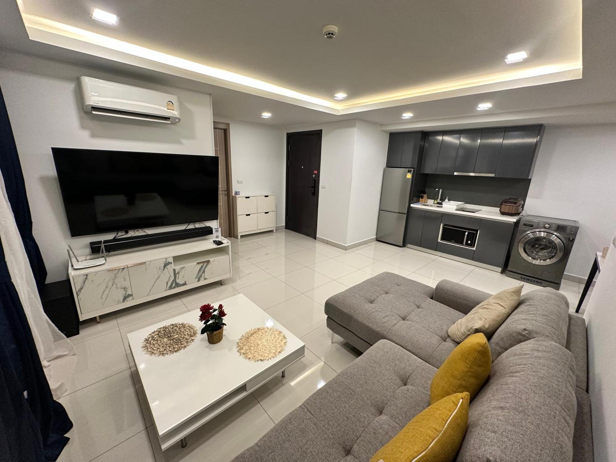 Exclusive Arcadia - Amazing Pools & Gardens, Gym, Sauna, Waterfalls, Jacuzzi, Fast Internet