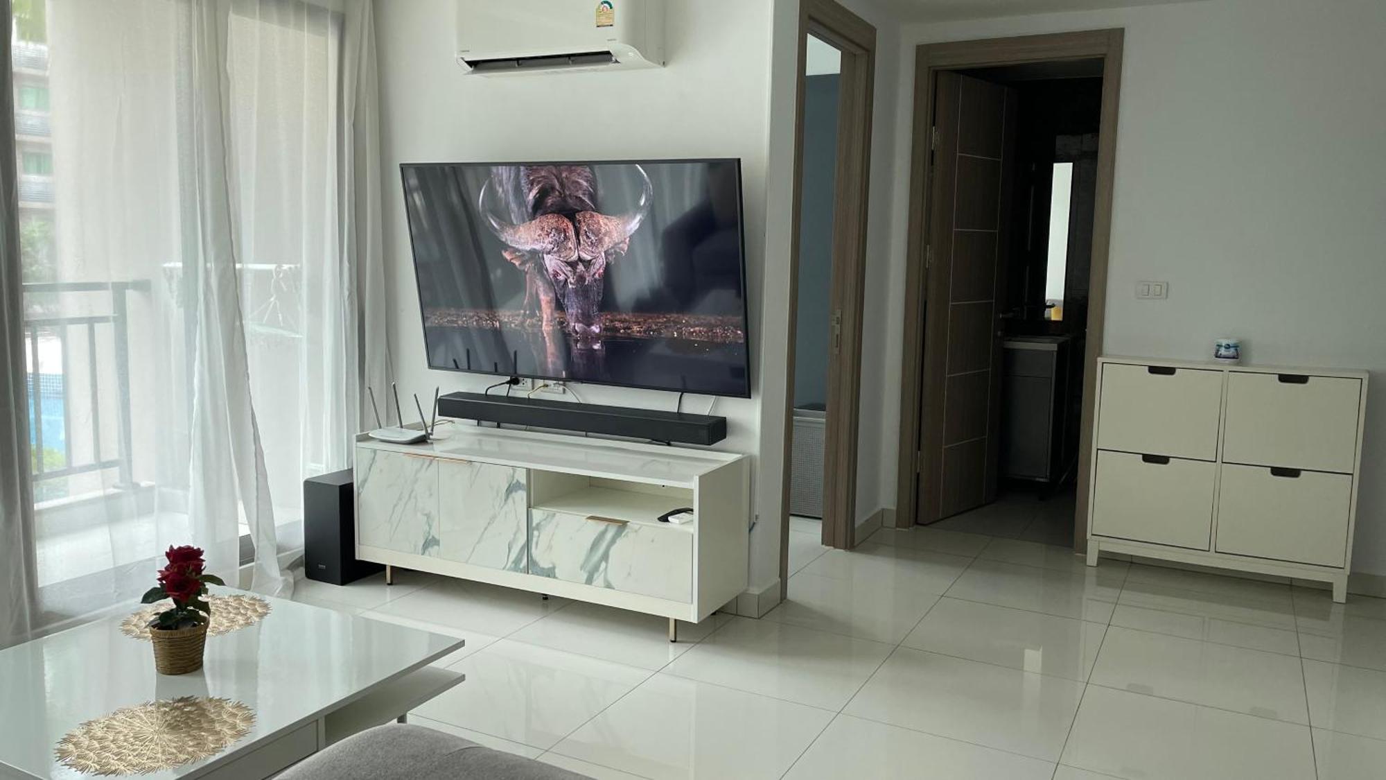Exclusive Arcadia - Amazing Pools & Gardens, Gym, Sauna, Waterfalls, Jacuzzi, Fast Internet Apartamento