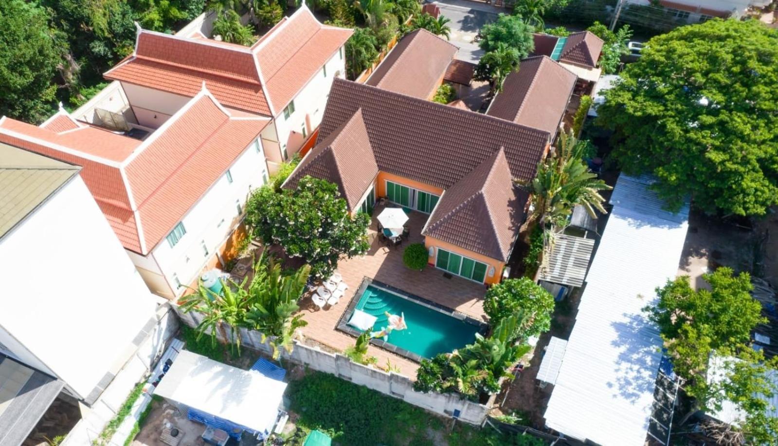 Rosewood Pool 1 * Pattaya