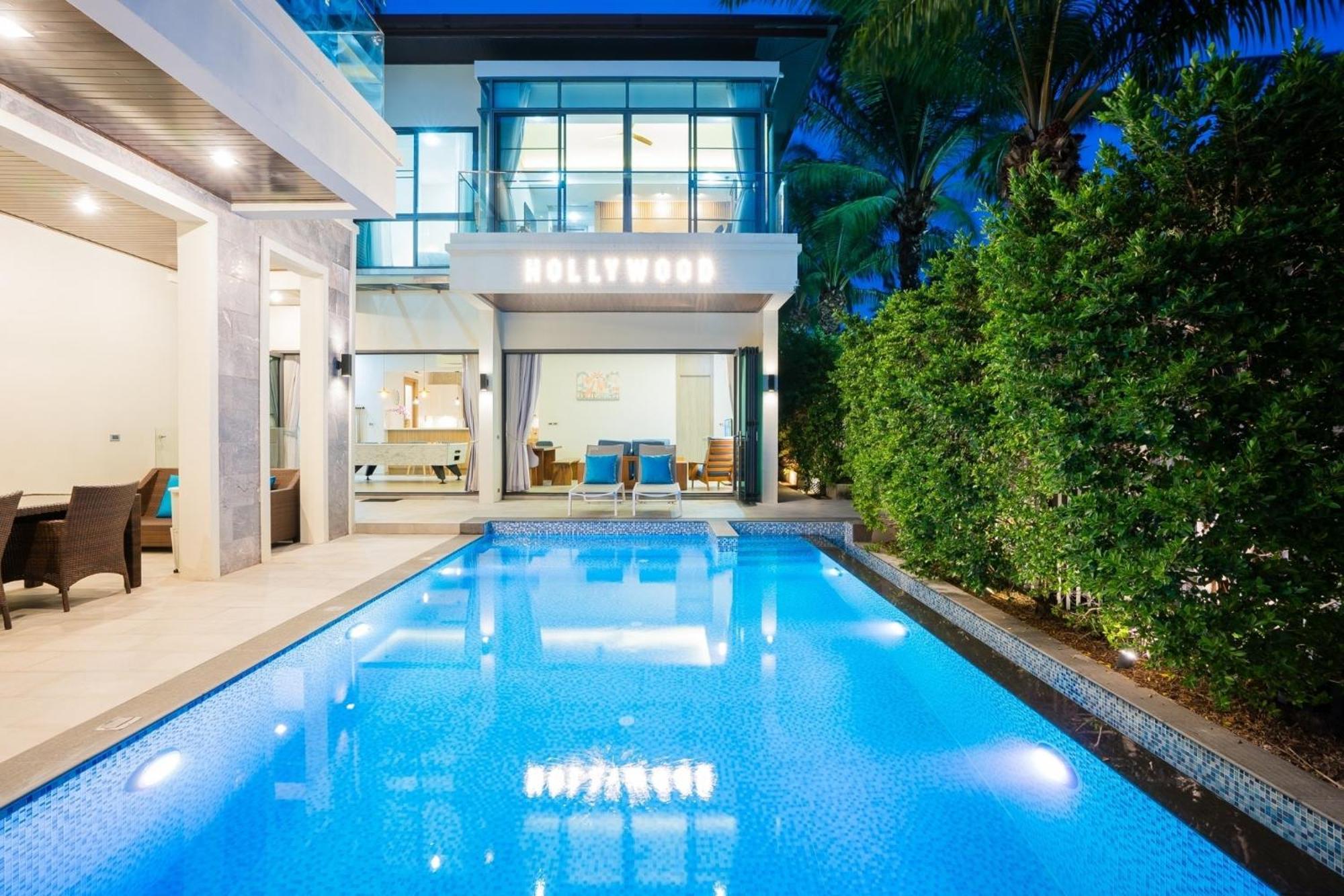 Hollywood Luxury Poolvilla Walking Street 4 Bedrooms *