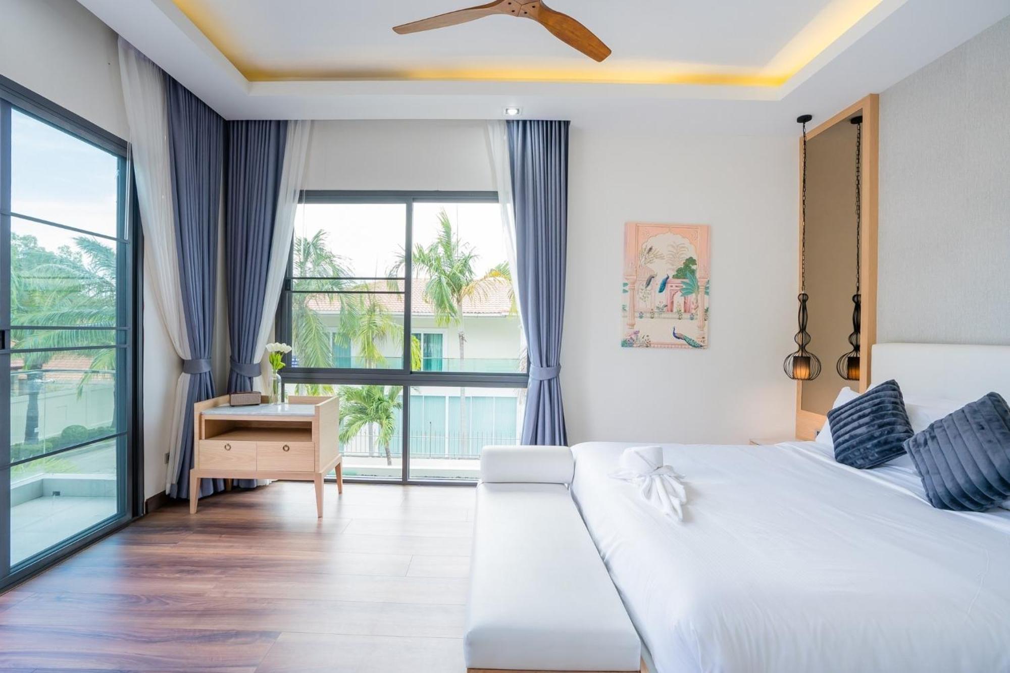 Villa Hollywood Luxury Poolvilla Walking Street 4 Bedrooms *