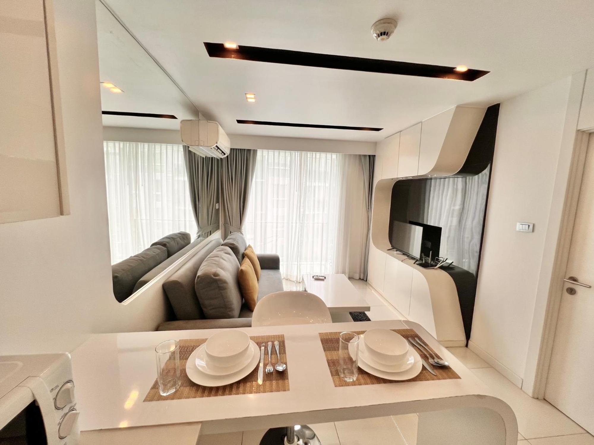Inner Circle 1 Bed In Center *