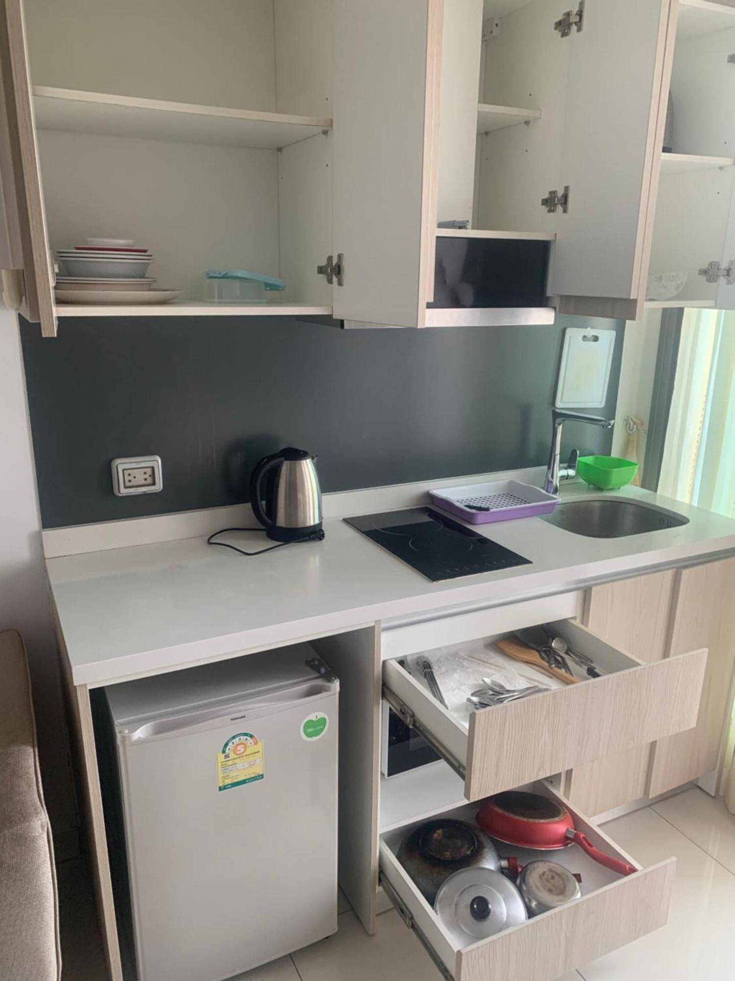 Arcadia 网红水系公寓一房 Pool View 专业的健身房 桑拿 中心位置 交通便利 Smart Tv Wifi Apartment *
