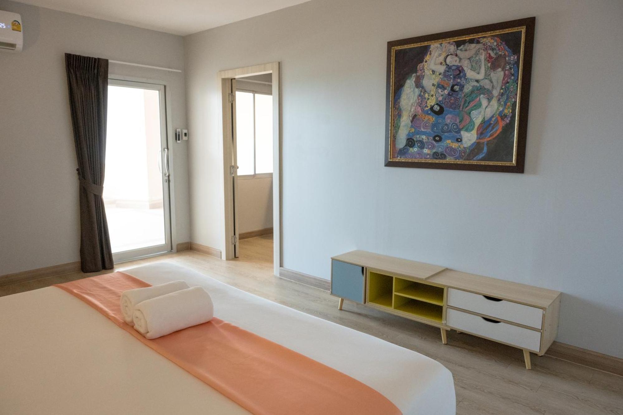 Marine Yensabai Hotel