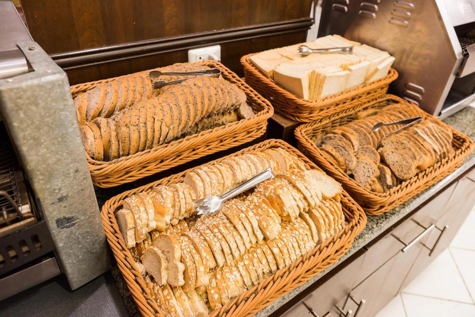 Mountain & Convention Center Hotel 4*