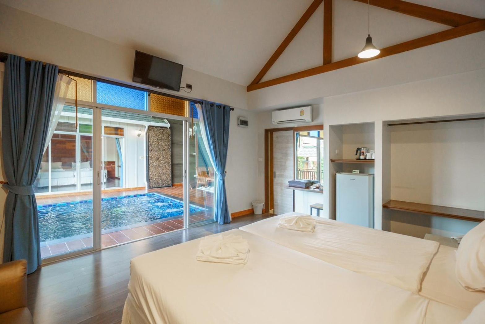 Resort Ip Pool Pattaya