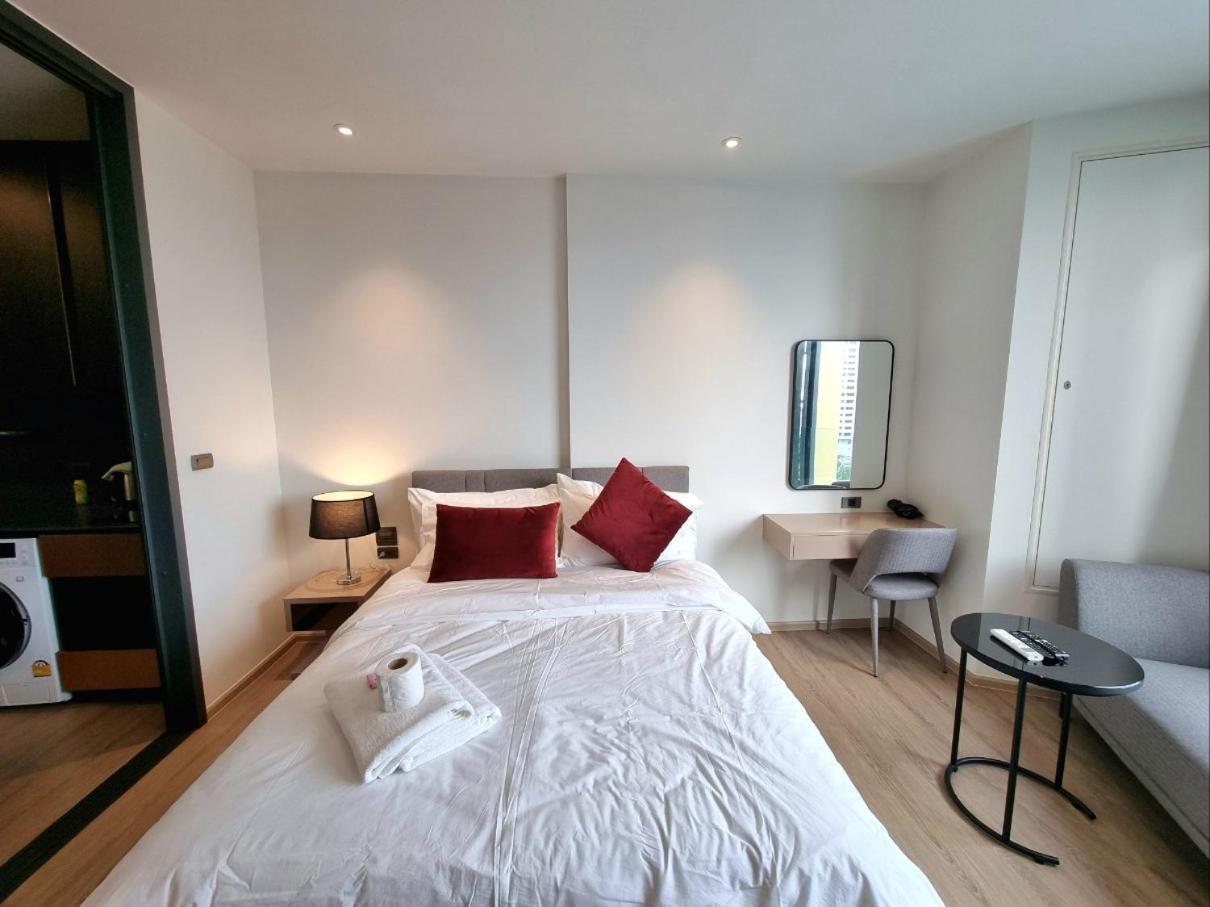 Edge Near Walking Street Apartment Pattaya