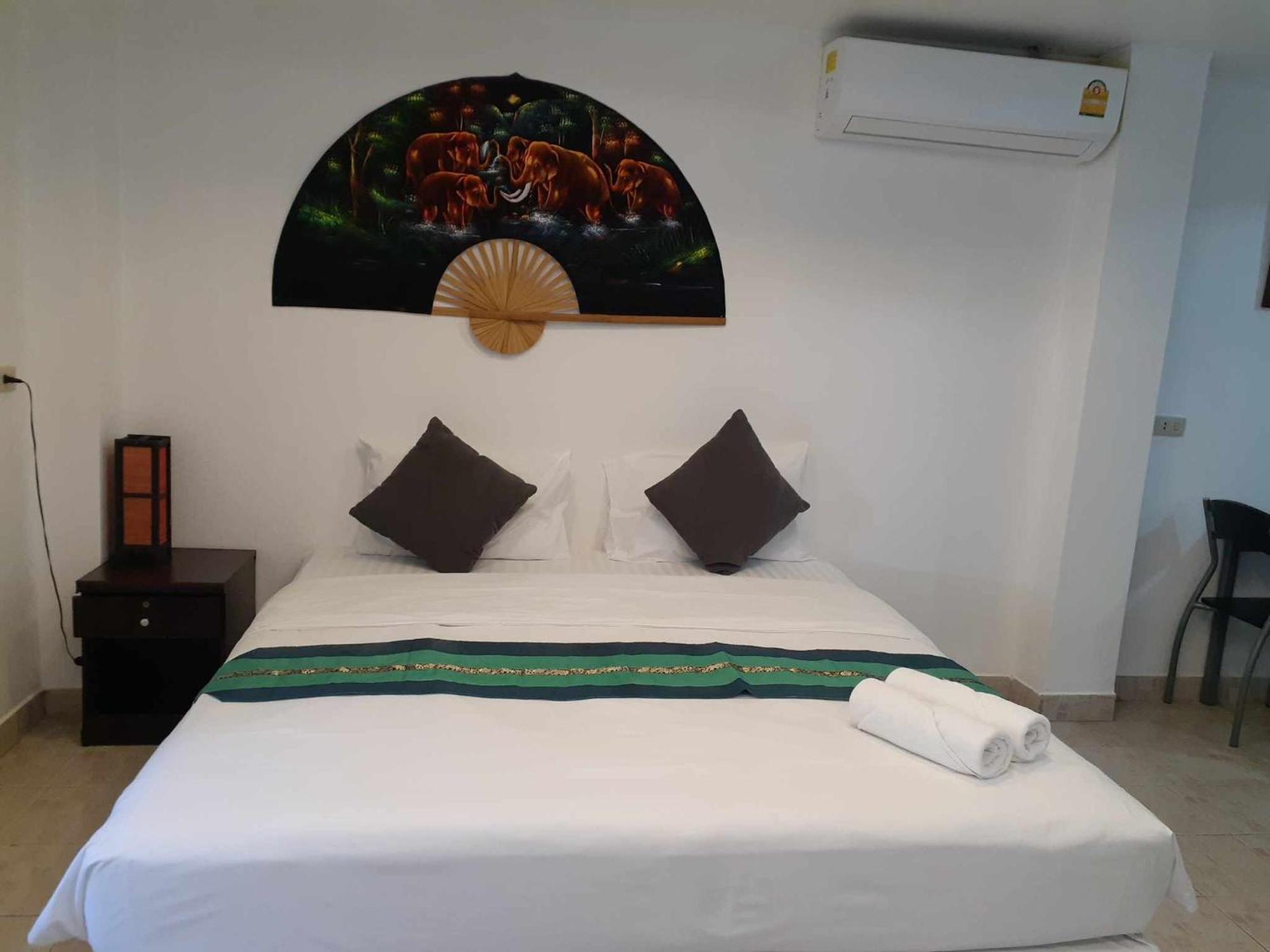 Phratamnak - 100 Mtr From The Beach Guest house