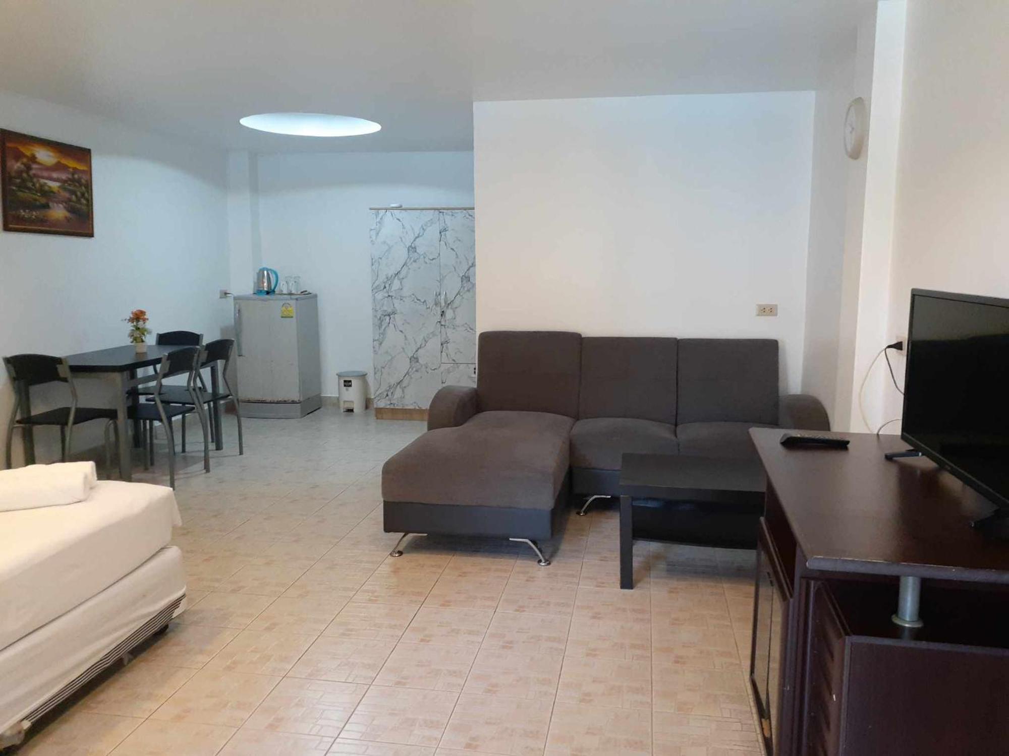 Phratamnak - 100 Mtr From The Beach Guest house Pattaya