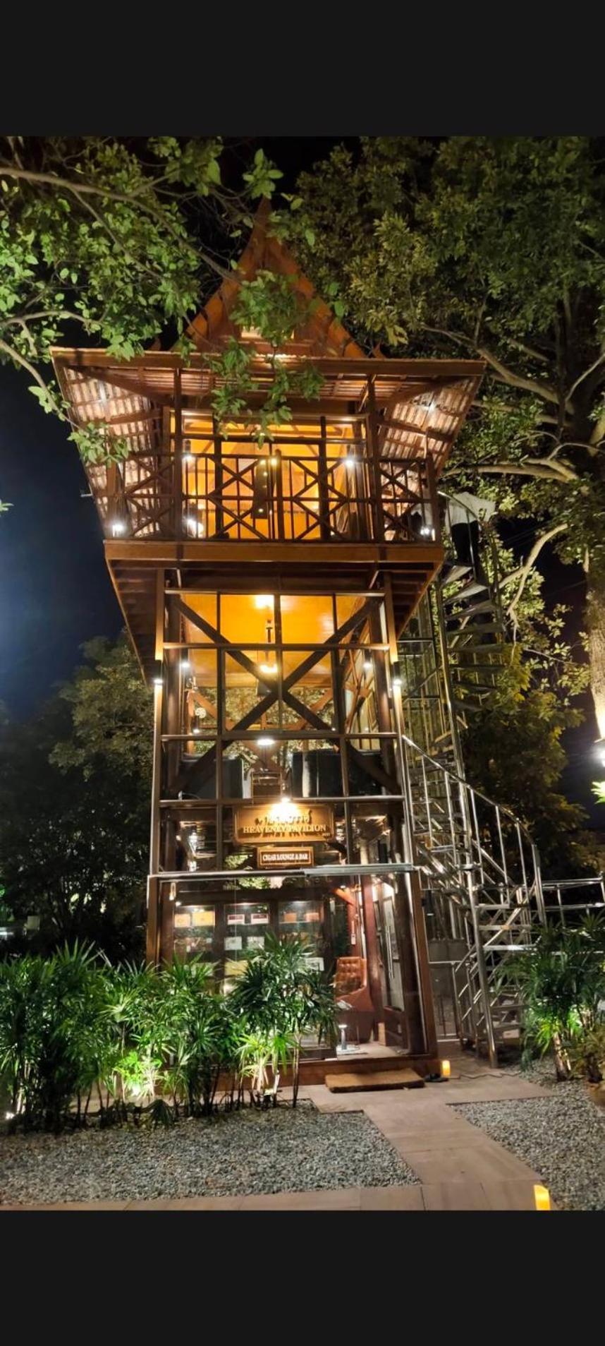 Sugar Hut & Restaurant Resort