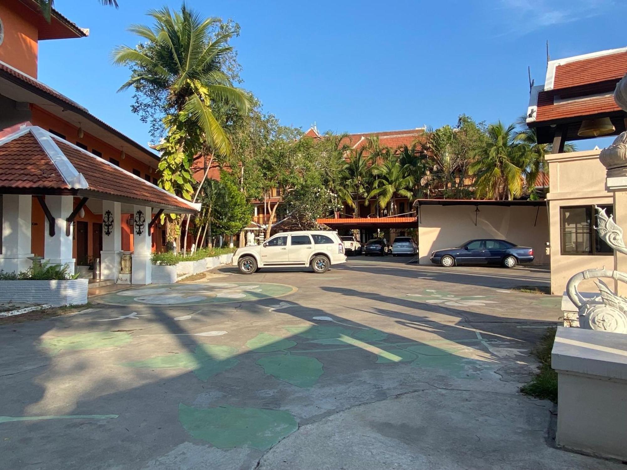 Resort Kasalong And Pattaya
