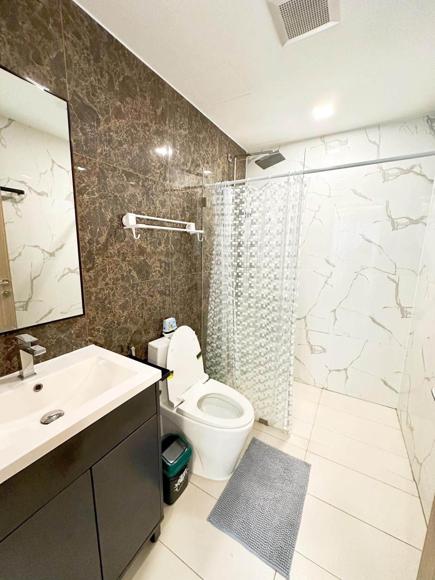 Arcadia Beach Continental 2 Bedroom Fast Internet Jacuzzi Waterfall Apartment *