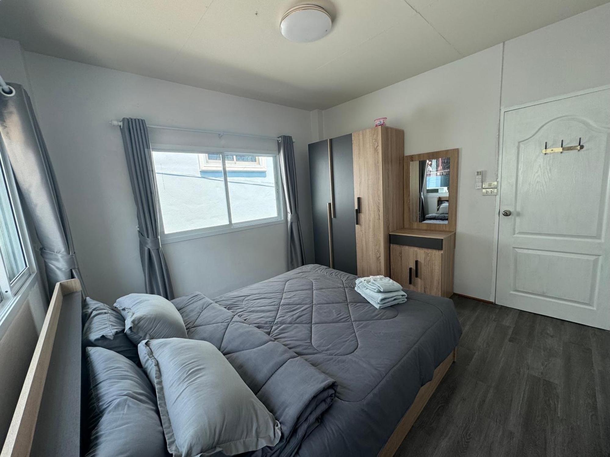 Na Kluea Villa *
