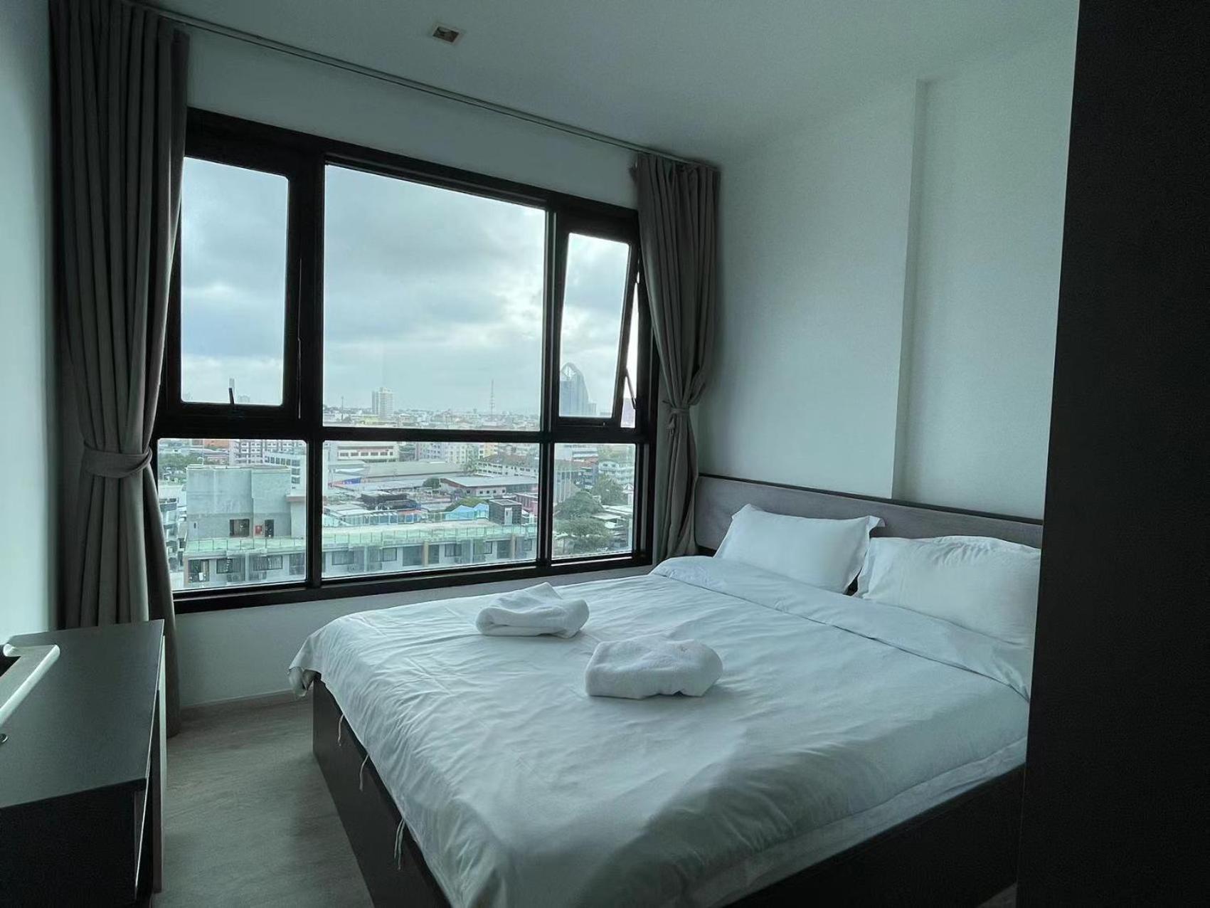 The Base Thai Apartment *