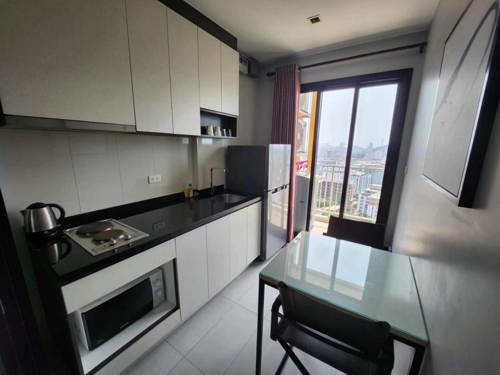 泰国芭提雅thebase无边游泳池公寓 Apartment *