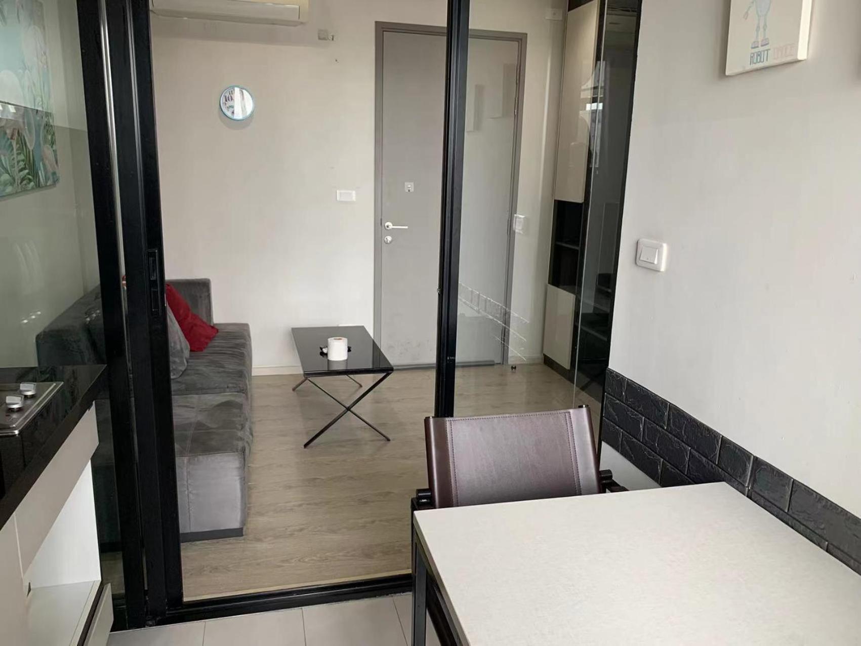 Apartment 泰国芭提雅thebase无边游泳池公寓 *