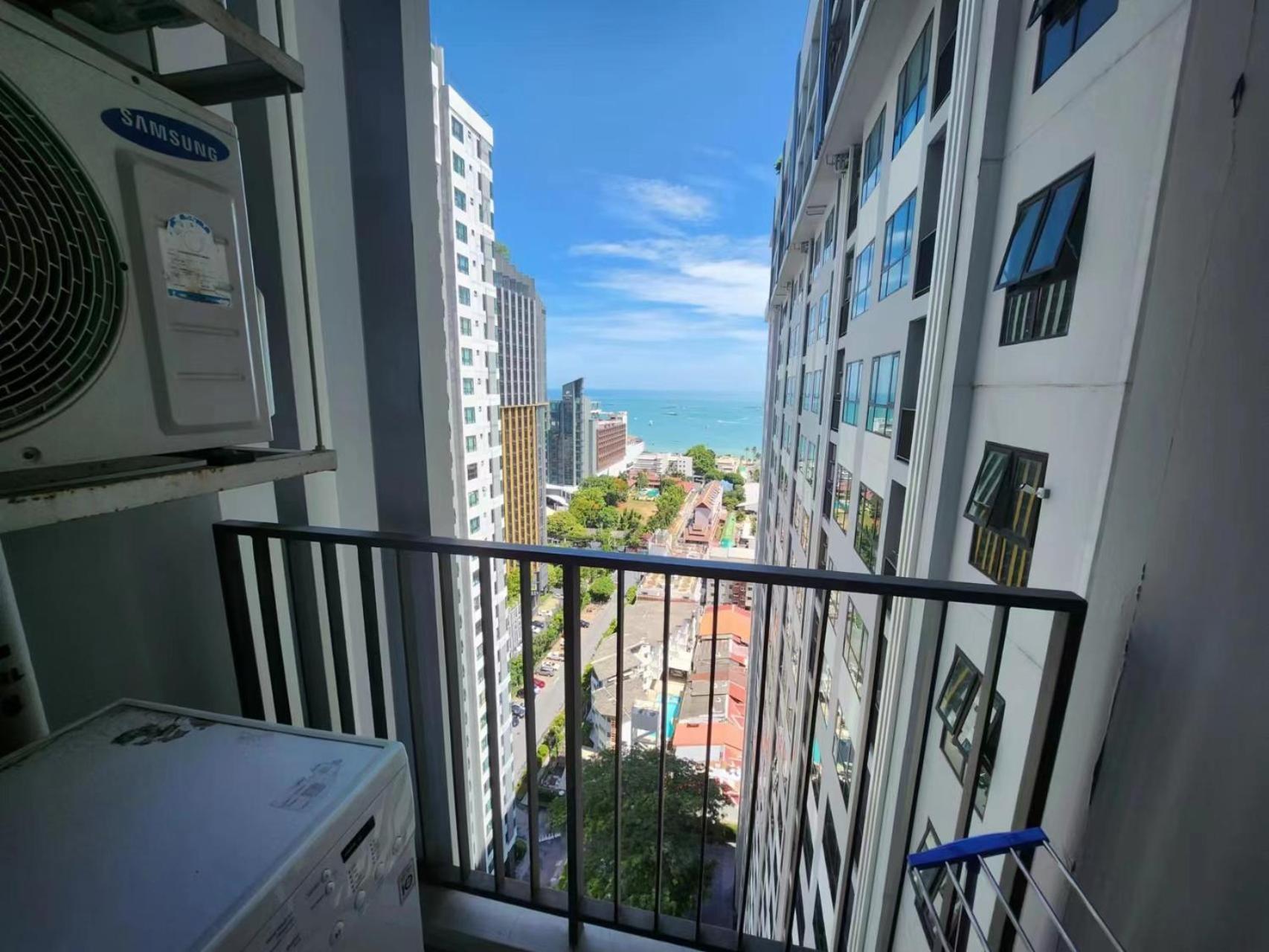 泰国芭提雅thebase无边游泳池公寓 Apartment Pattaya