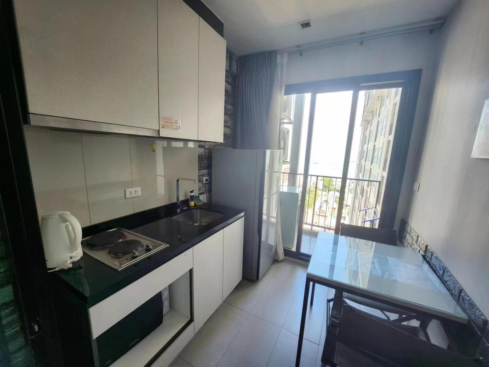 泰国芭提雅thebase无边游泳池公寓 Apartment *