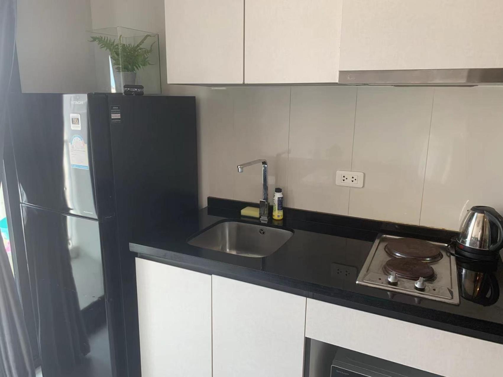 Apartamento 芭提雅双人精品公寓无边游泳池thebase中央基地 *