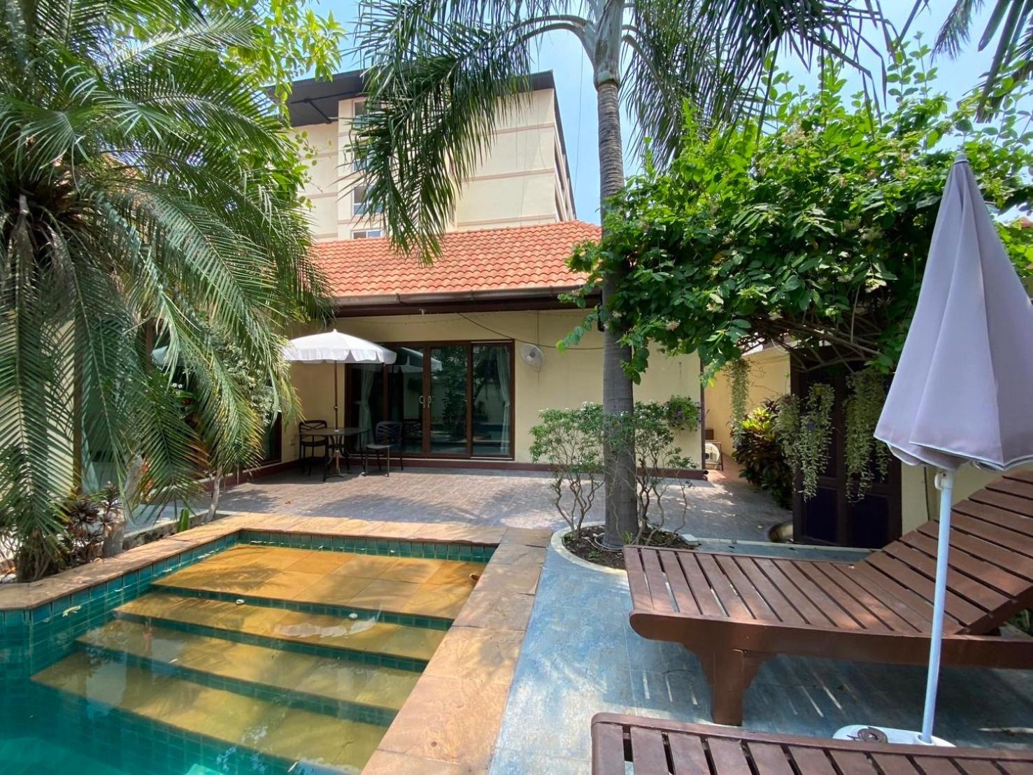 Luxury Semi-2Bd Pool Villa Near Beach & Walking Street Villa *