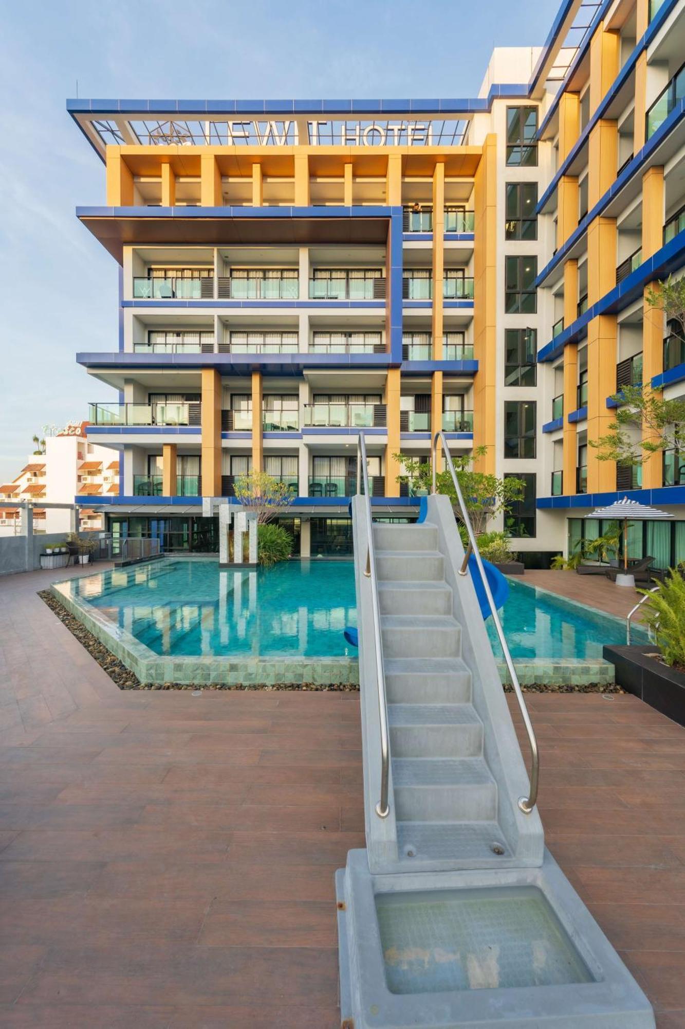 Hotel Lewit Pattaya, A Member Of Radisson Individuals 5*