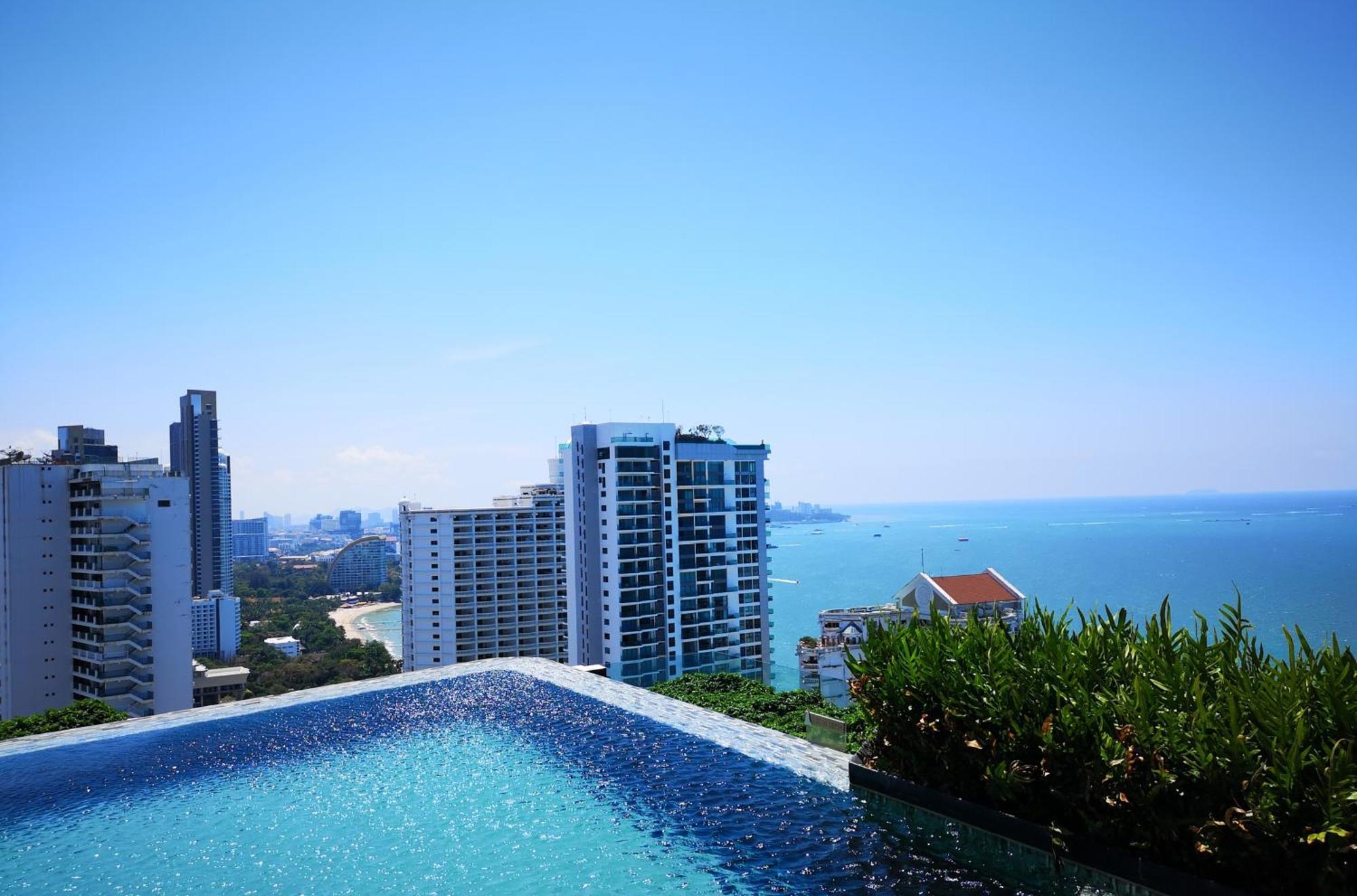 Apartment Wong Amat Luxury Condo--private Beach