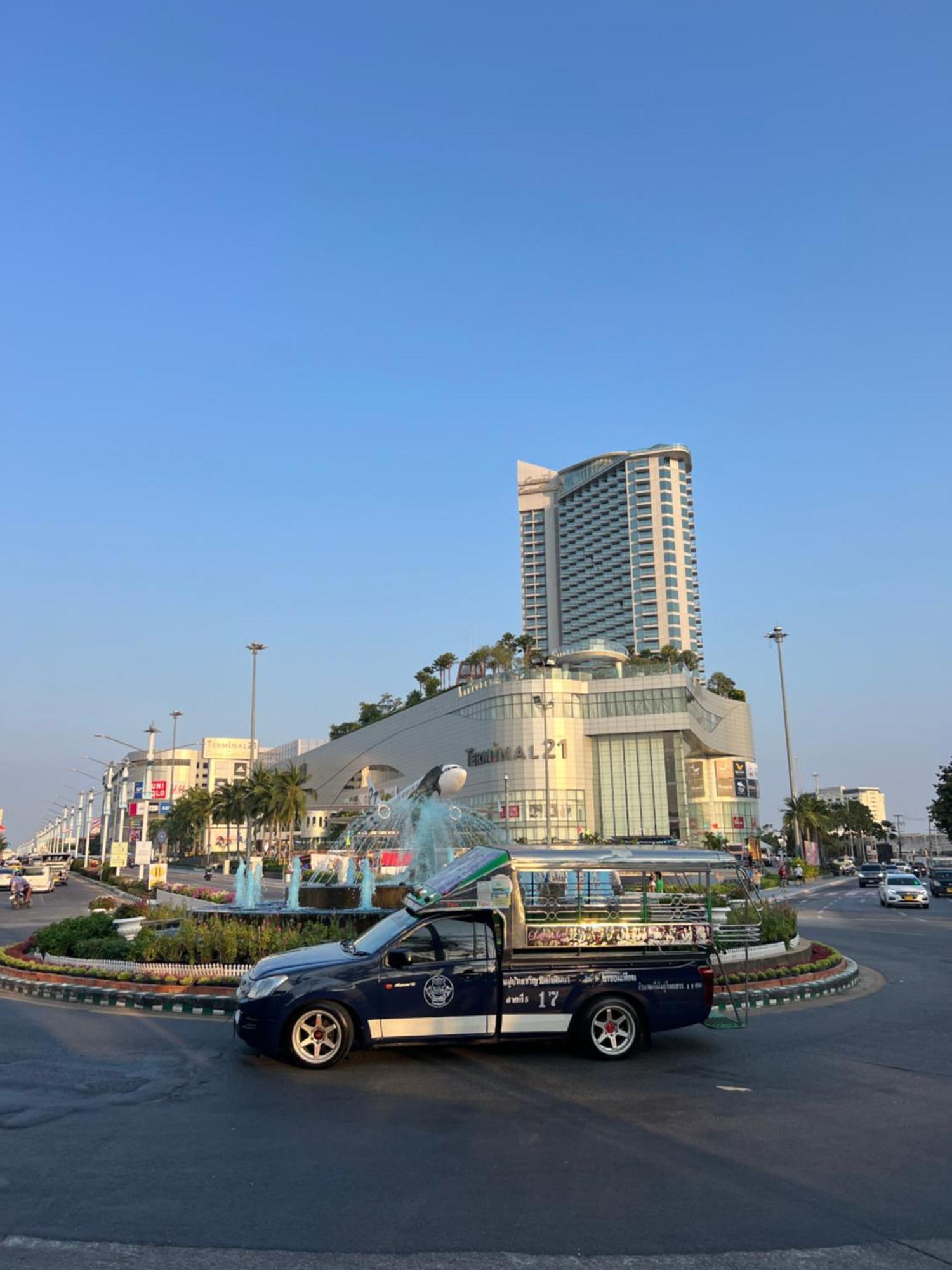 Apartment Wong Amat Luxury Condo--private Beach
