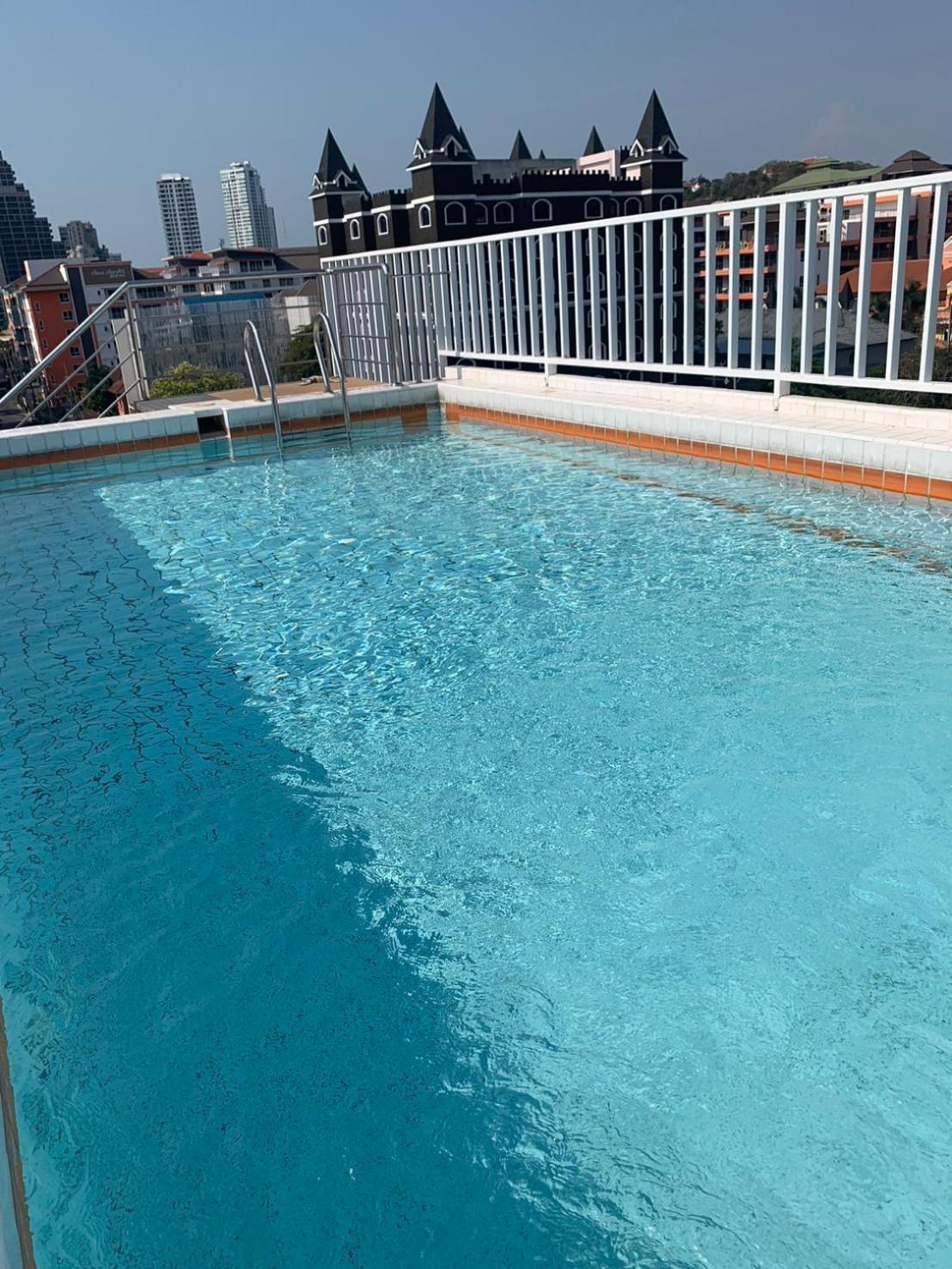 New Circle Phratamnak Pattaya