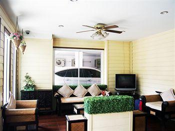 Apartment At Executive *