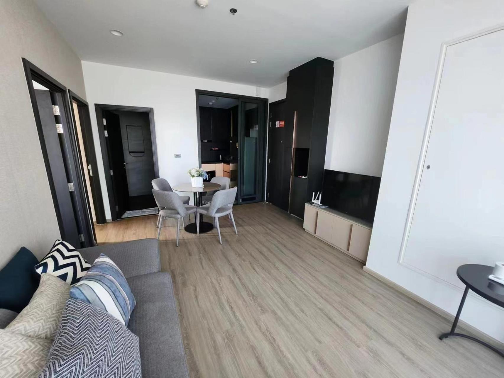 小红书网红超大无边泳池edge豪华公寓 市中心 海滩300米 Apartment Pattaya