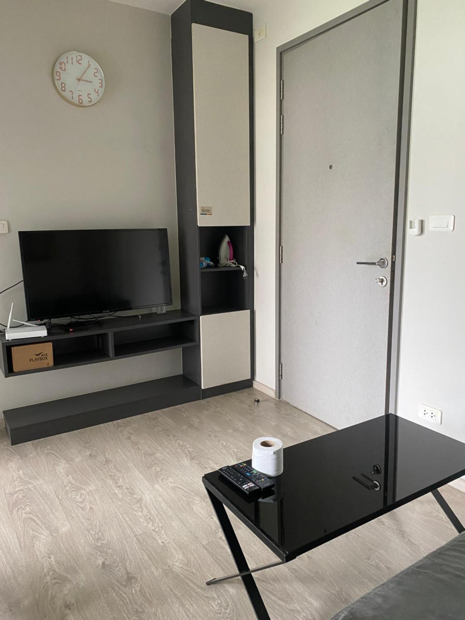 Apartment The Base Pattaya: Beachfront Near Shopping *