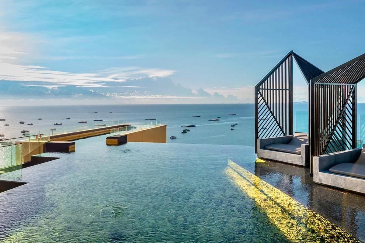 Edge Cozy Vacation Infinite Sky Pool Apartment Pattaya