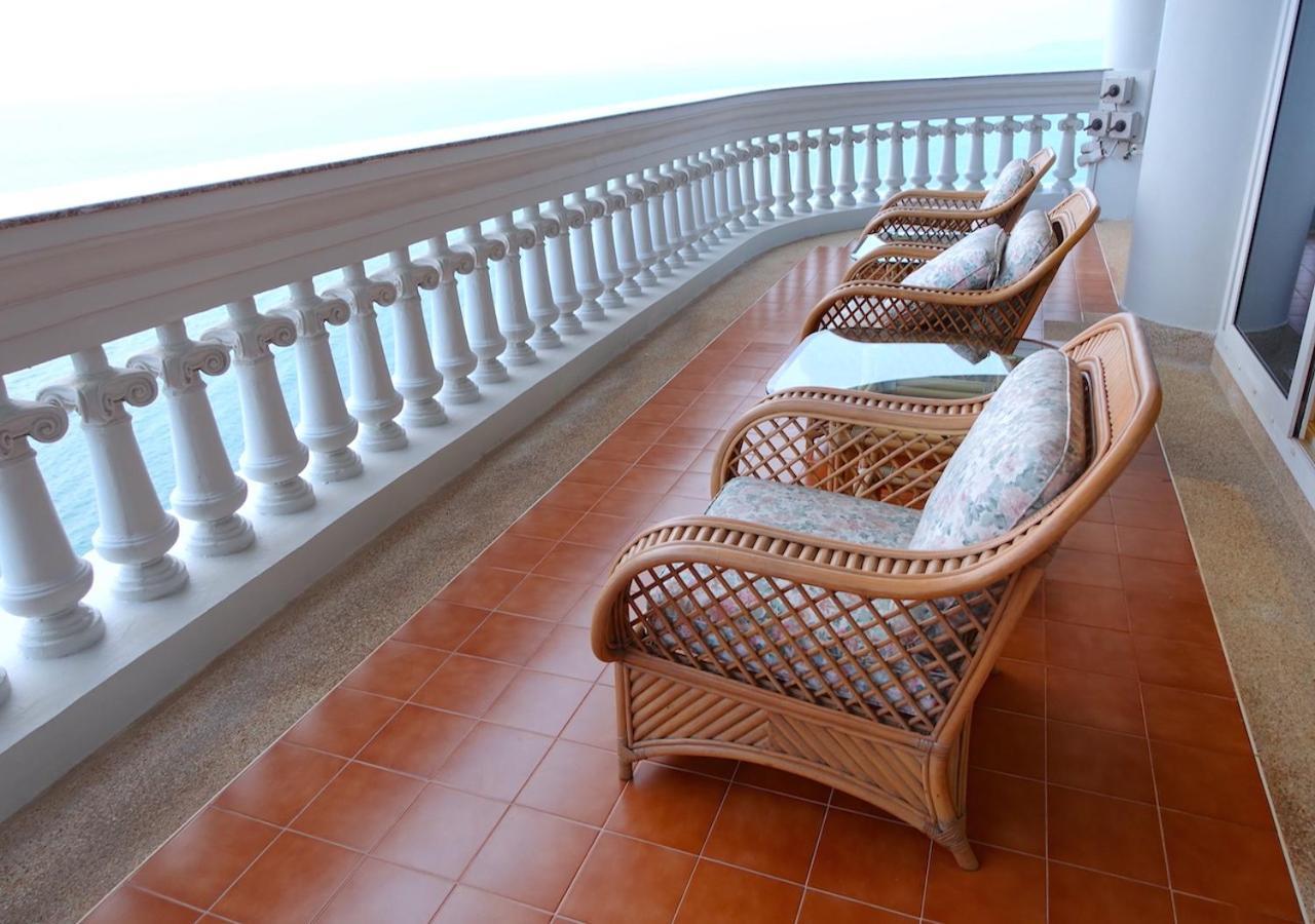 Spacious Seaview 3br Apartment:direct Access *