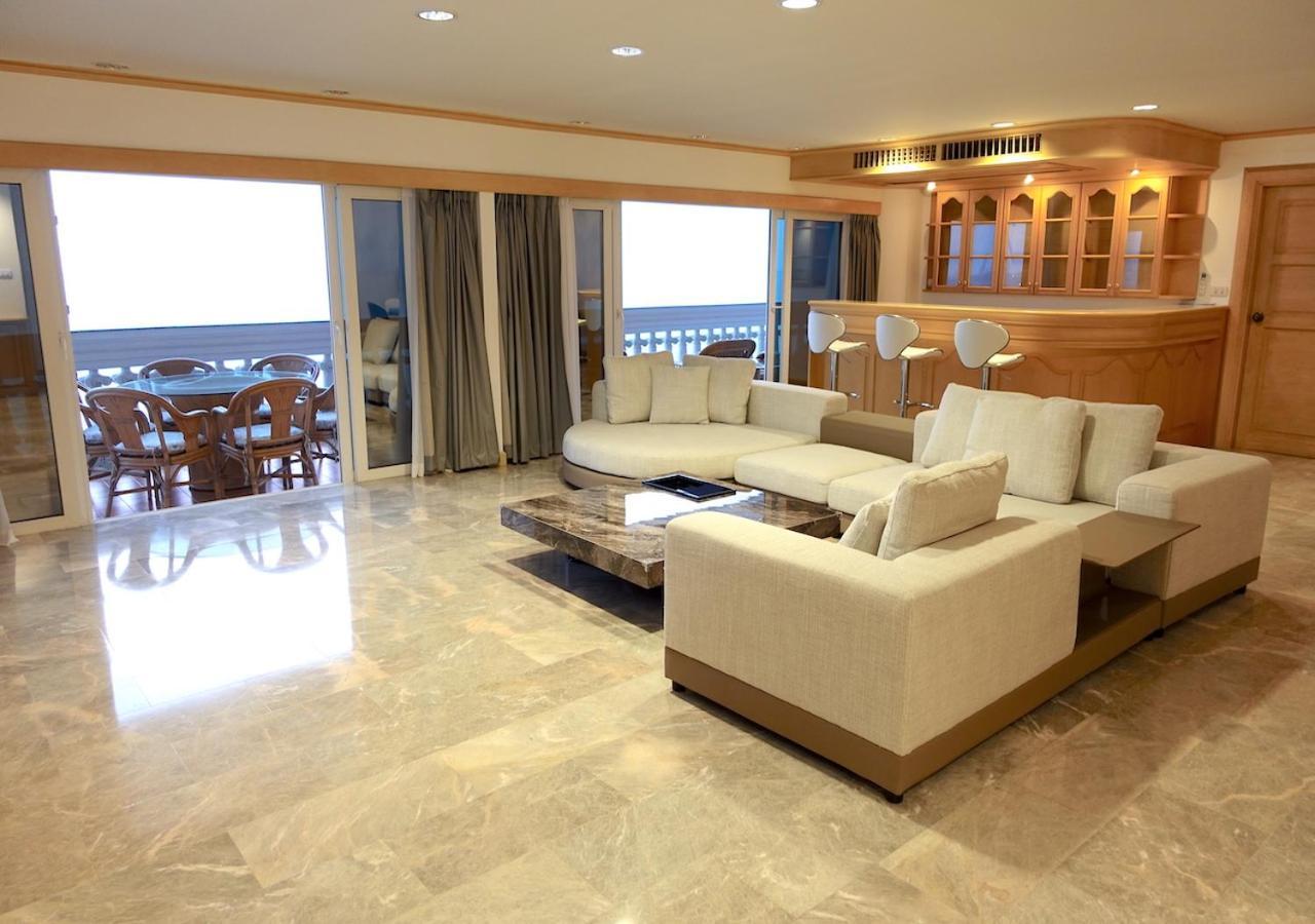 Spacious Seaview 3br Apartment:direct Access