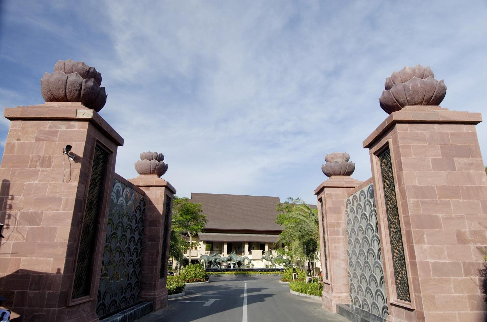 Garden Cliff And Resort Pattaya