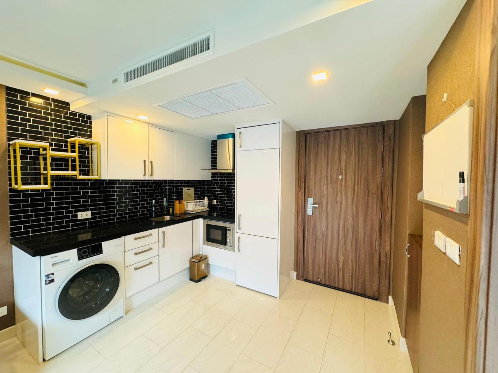 Apartment Grand Avenue芭提雅市中心水系公寓超大环绕泳池近海滩近夜市36平大空间