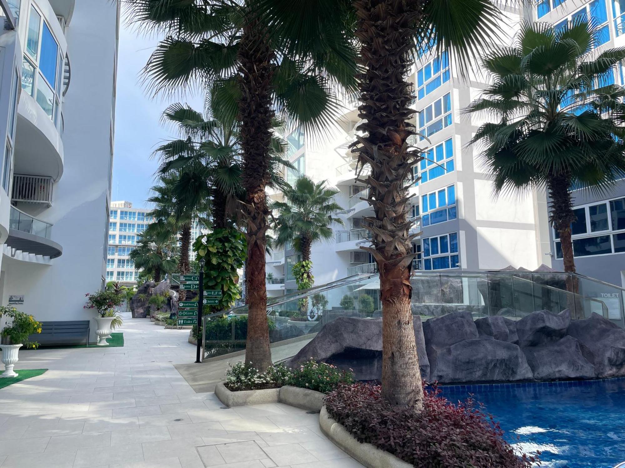 Apartment Grand Avenue芭提雅市中心水系公寓超大环绕泳池近海滩近夜市36平大空间