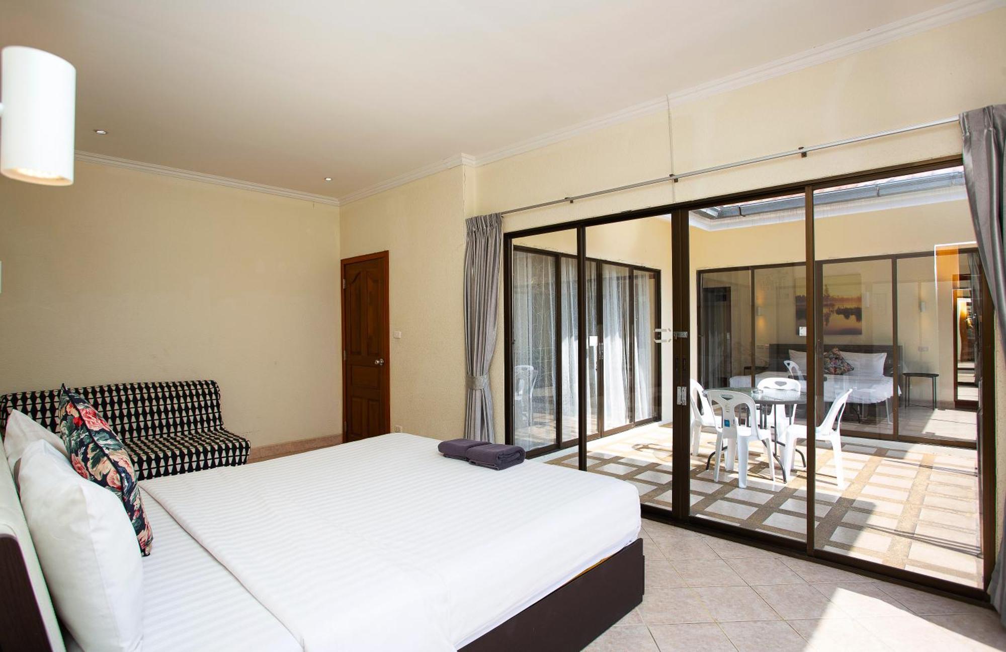 Villa Avoca Pool