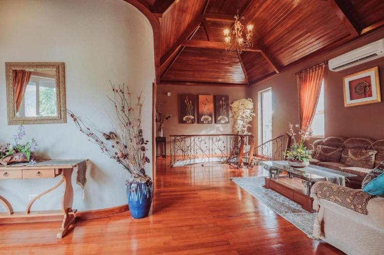 Luxury & Huge Garden Pool Semi-4bed Near & Walking Street Villa *