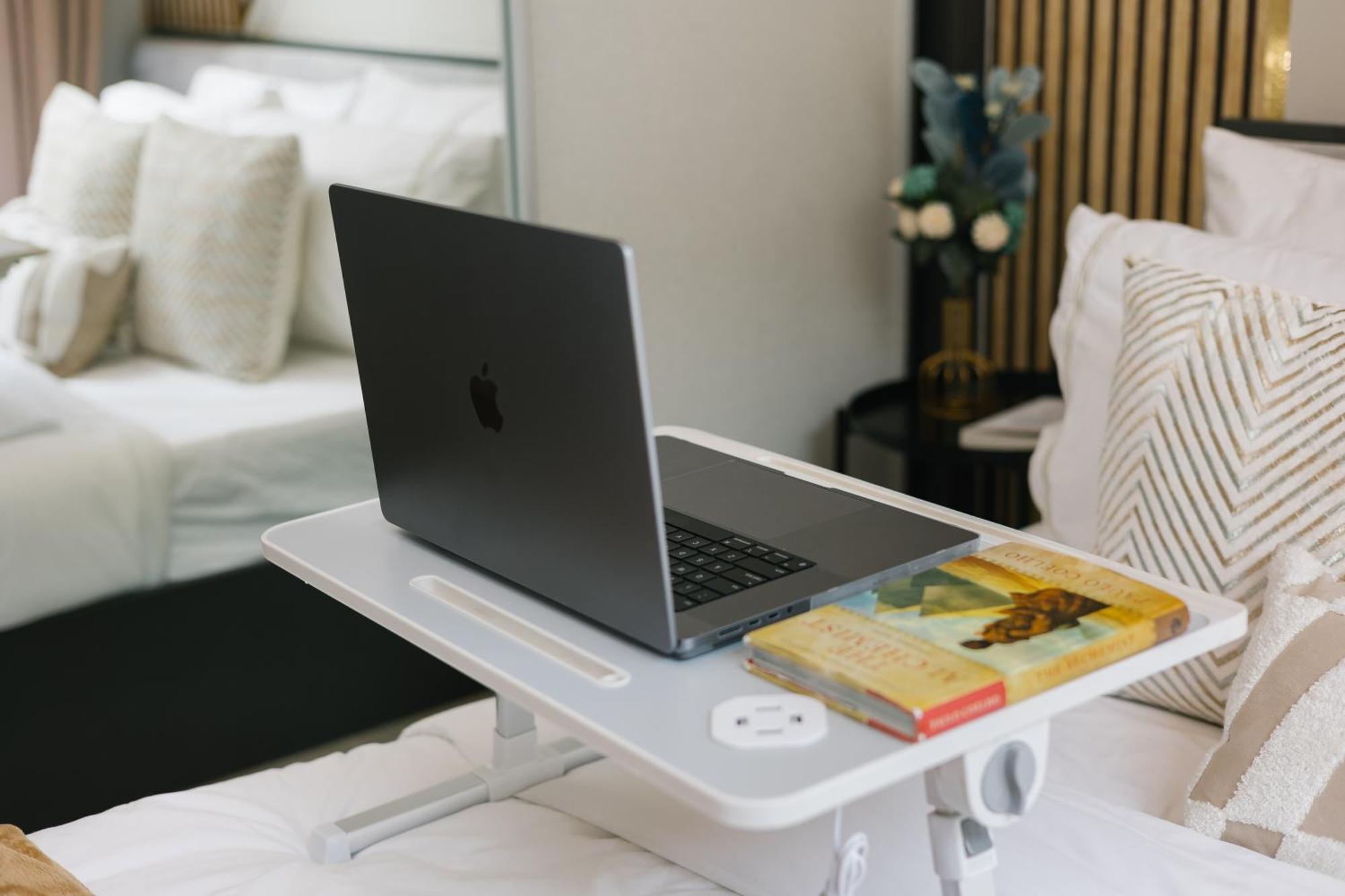 Apartment Modern Luxury Zen Just Steps To The