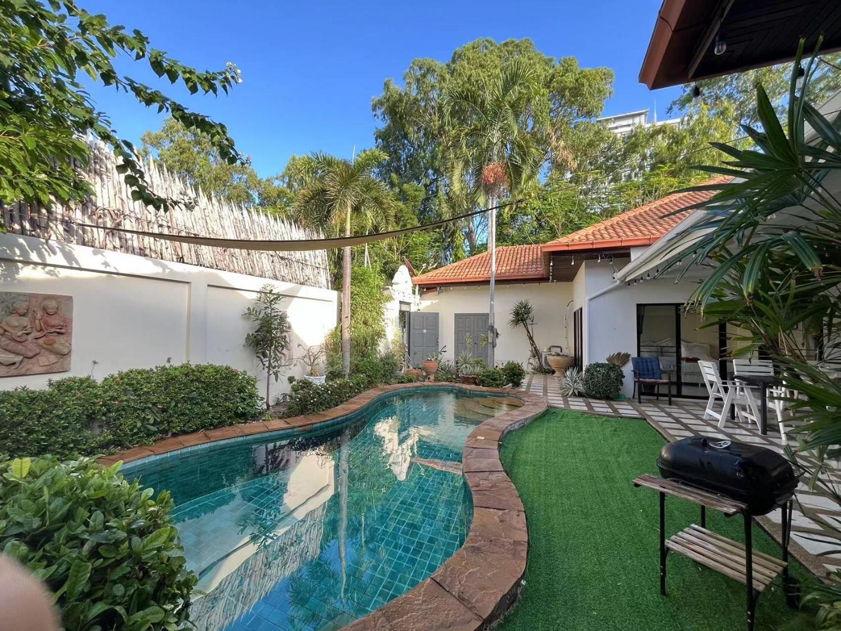 Mejestic Garden Villa