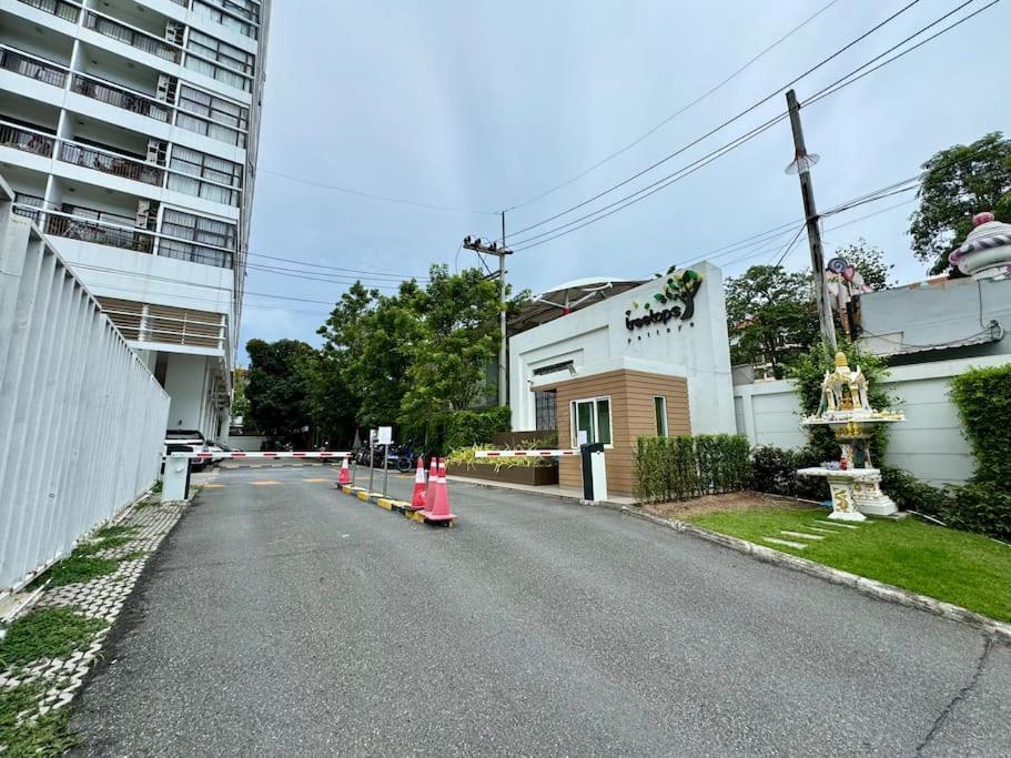 Apartment Treetops By Psr Pattaya