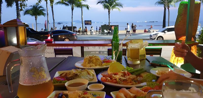 The Base 2bed King&queen On Sky * Pattaya