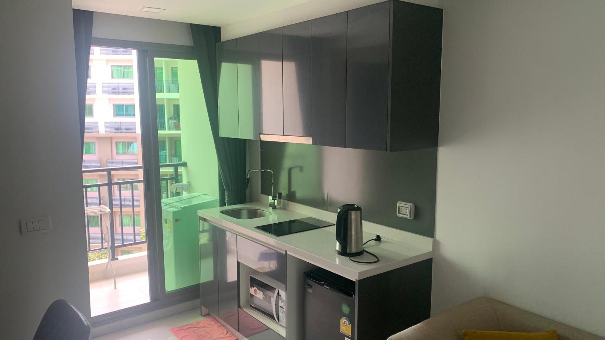 Apartment Arcadia 网红水系公寓一房 Pool View 专业的健身房 桑拿 中心位置 交通便利 Smart Tv Wifi