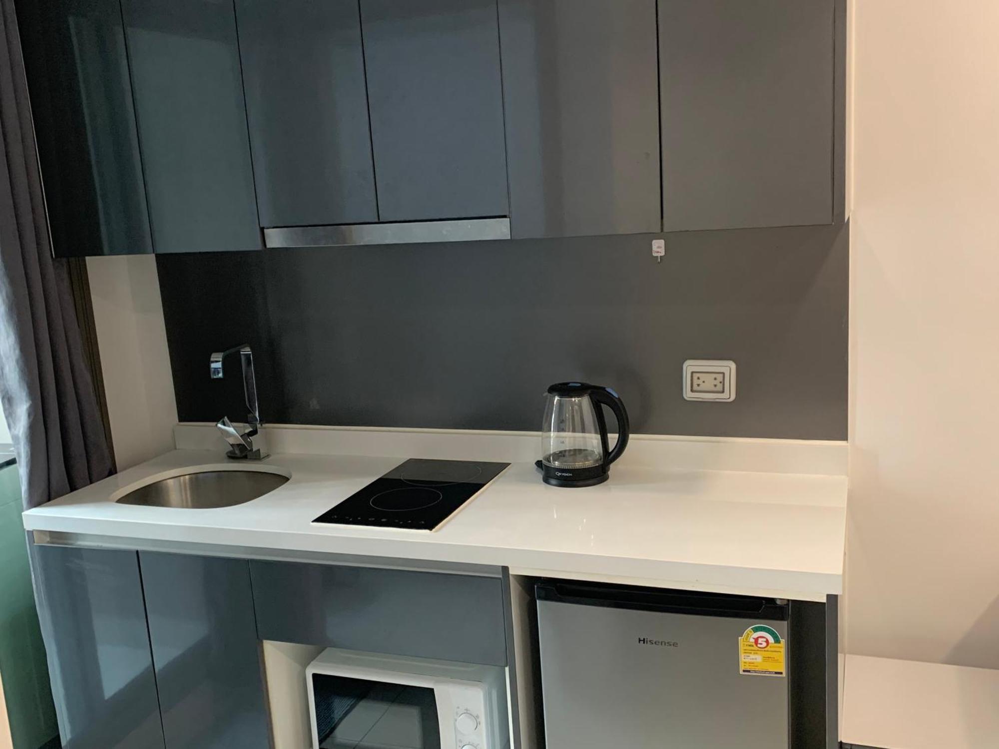 Arcadia 网红水系公寓一房 Pool View 专业的健身房 桑拿 中心位置 交通便利 Smart Tv Wifi Apartment *