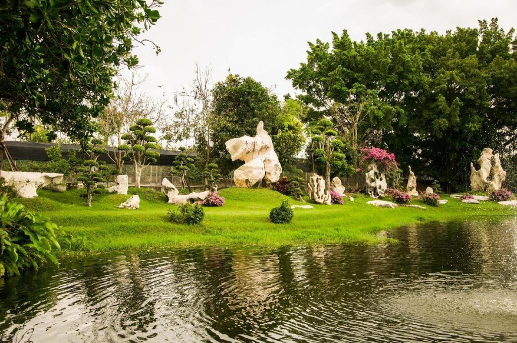 Resort Lotusland Pattaya