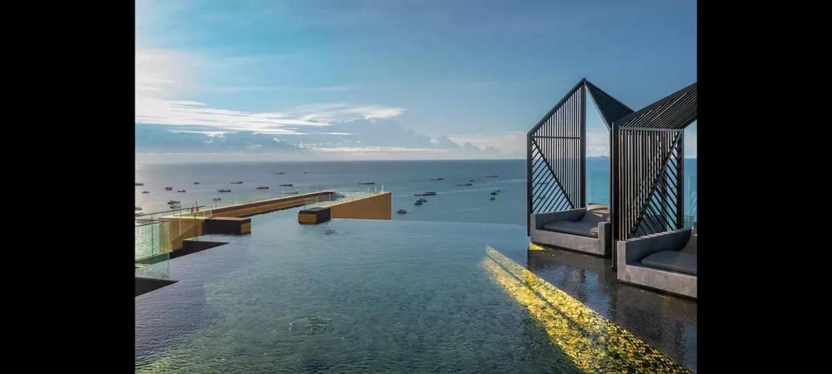 Downtown Chic Rooftop Pool #es20812 *