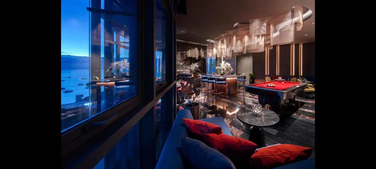 Downtown Chic Rooftop Pool #es20612 * Pattaya